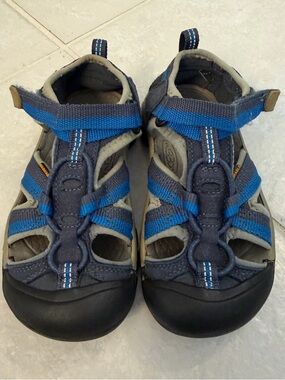Waterproof Hiking Beach Swimming Keen Kid Sz 12 Newport H2 Closed Toe Sandals